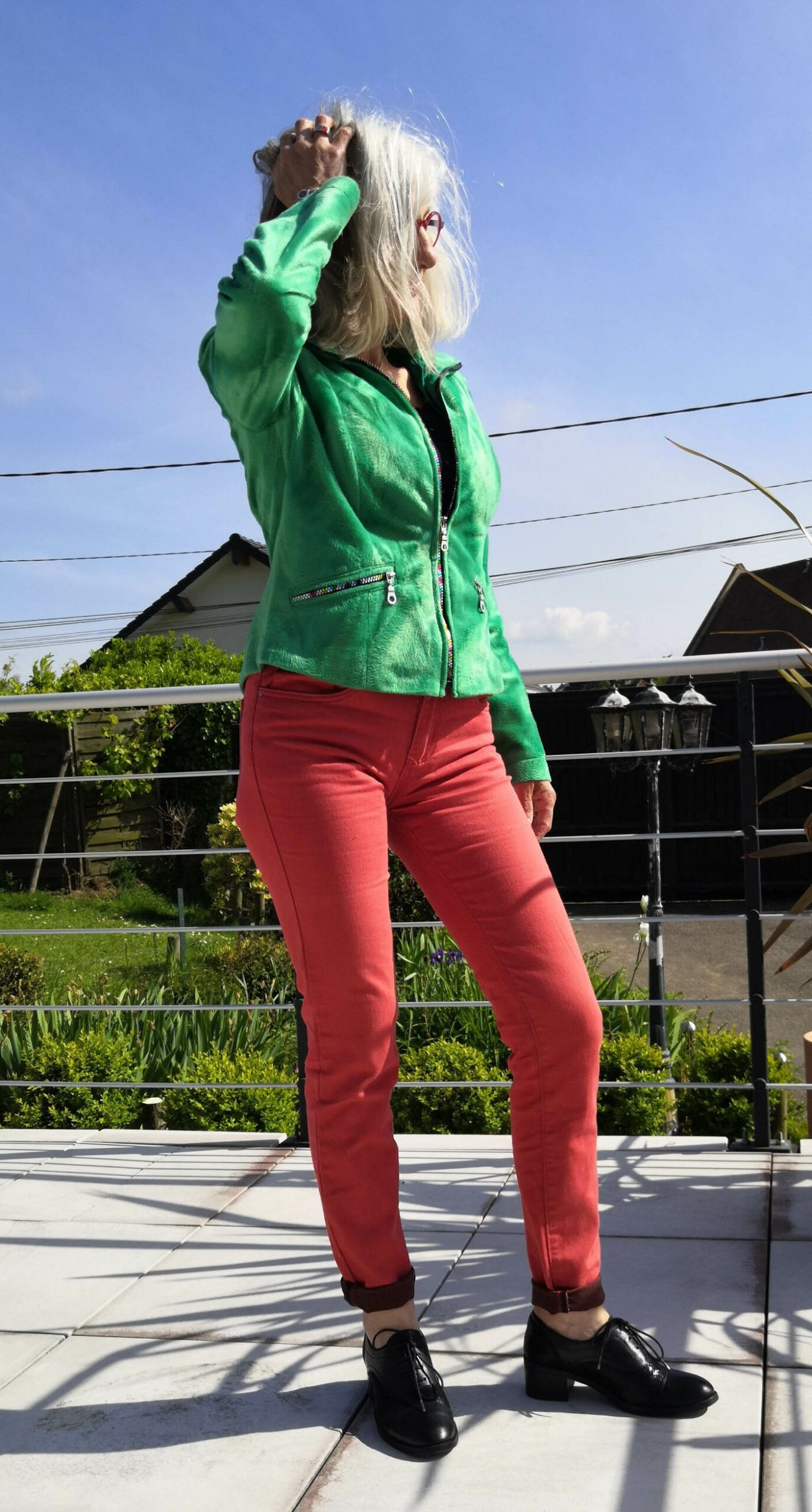 2 pant rouge, veste verte 170816